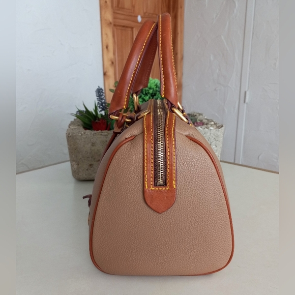 Dooney & Bourke, AWL, 3.0 Barrel Satchel 28, in Taupe - Picture 8 of 16